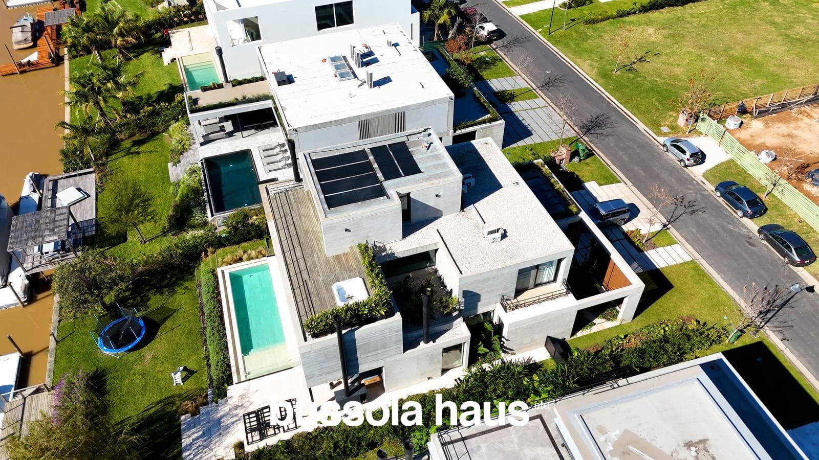 4-Bedroom House by the River in El Yacht Nordelta