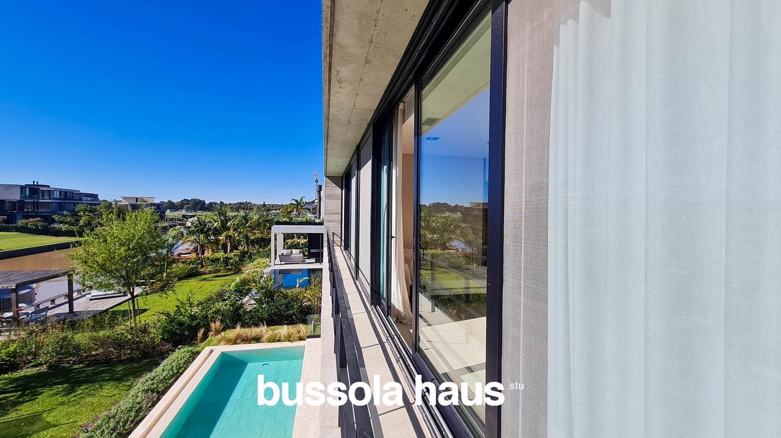 4-Bedroom House by the River in El Yacht Nordelta