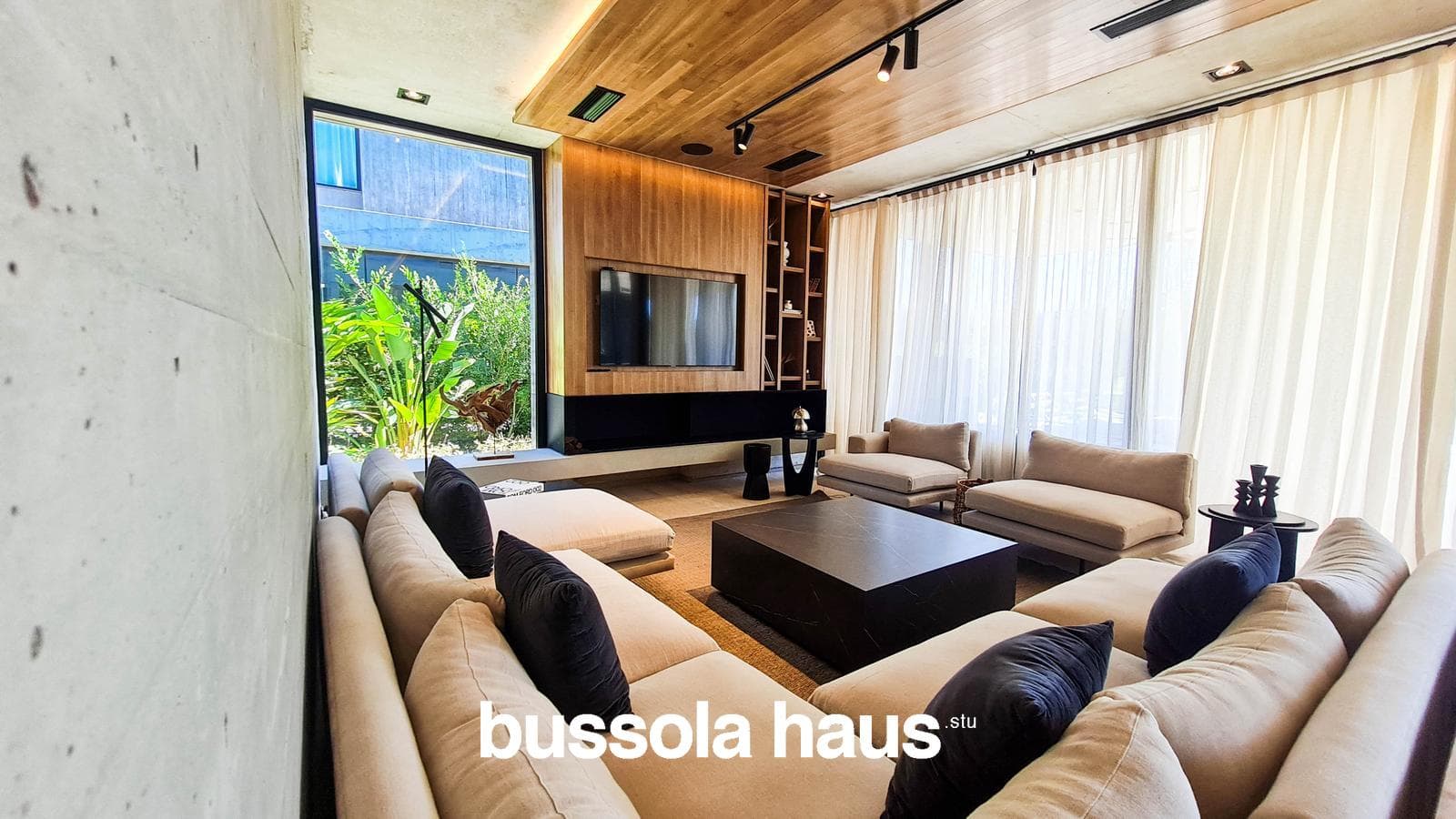 4-Bedroom House by the River in El Yacht Nordelta