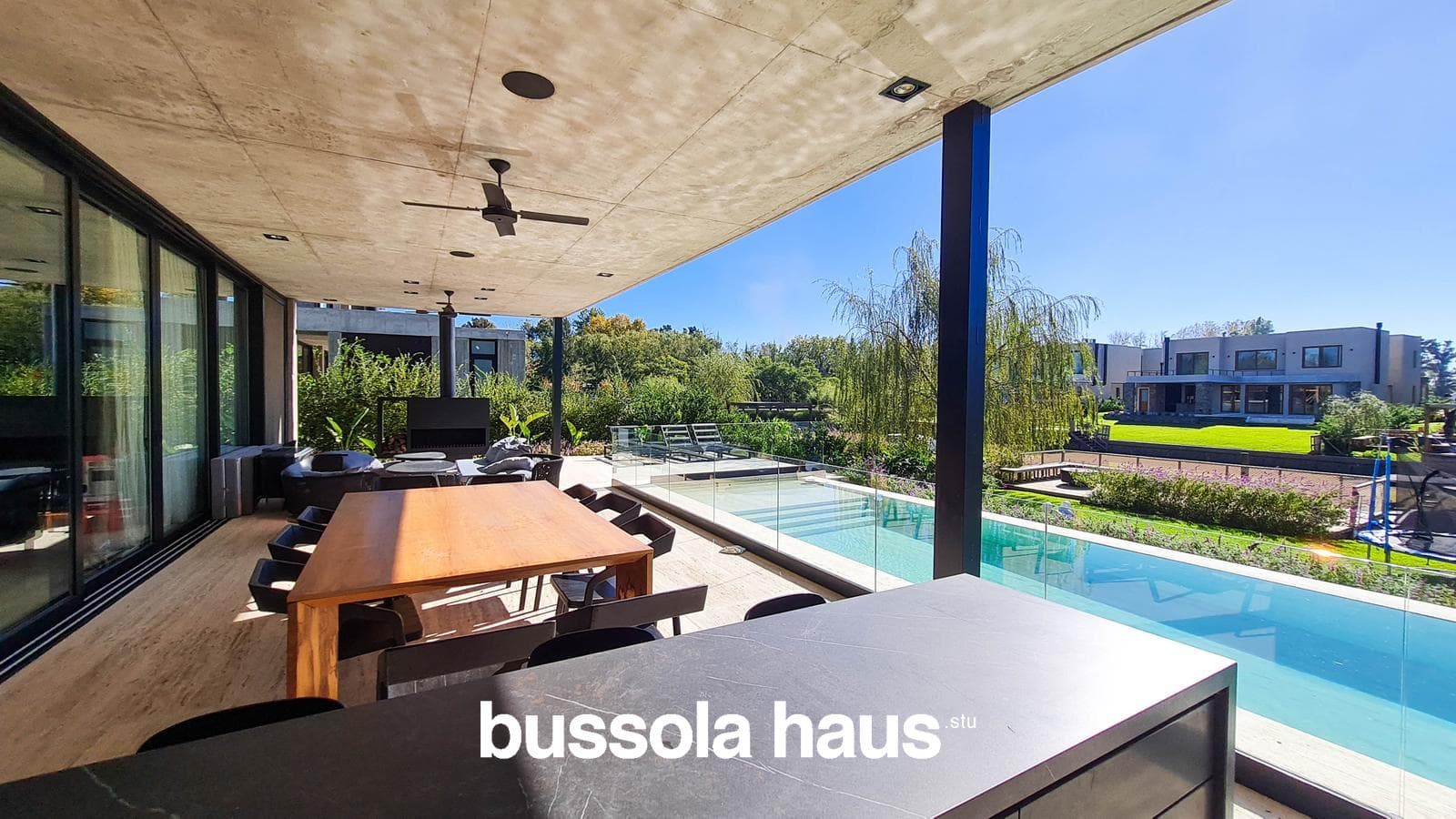 4-Bedroom House by the River in El Yacht Nordelta