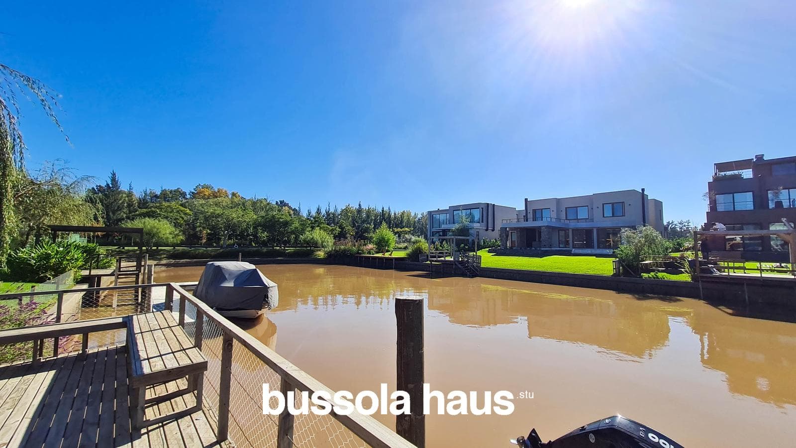 4-Bedroom House by the River in El Yacht Nordelta