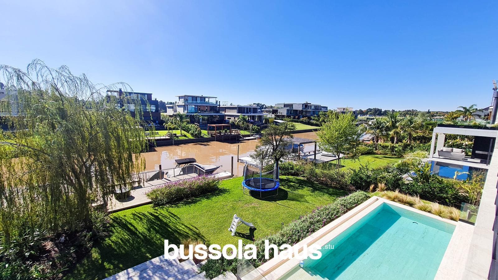 4-Bedroom House by the River in El Yacht Nordelta