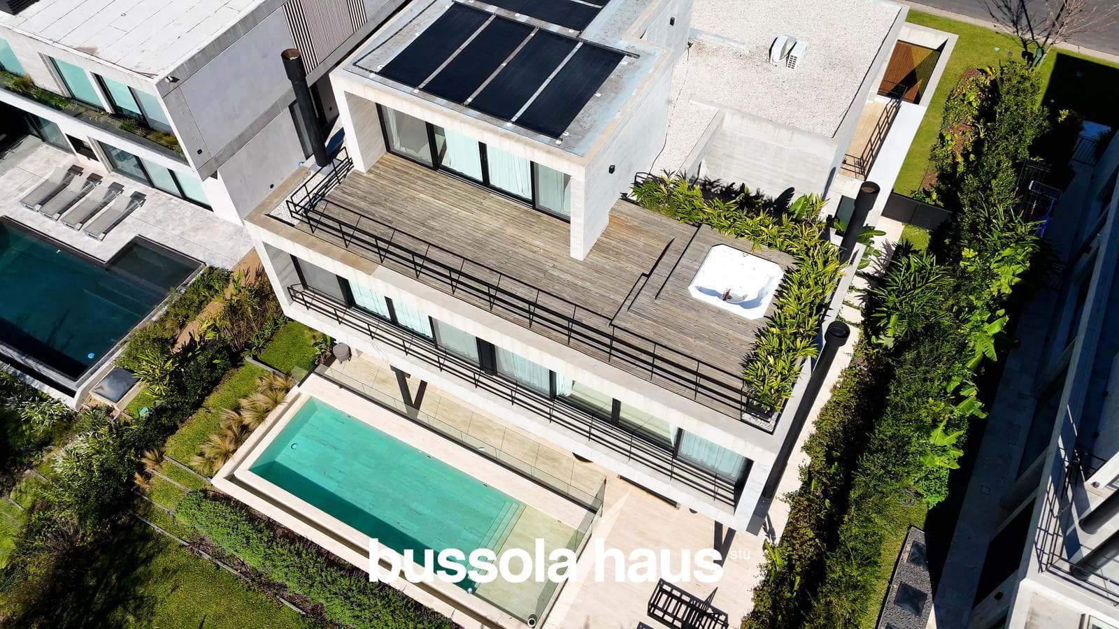 4-Bedroom House by the River in El Yacht Nordelta