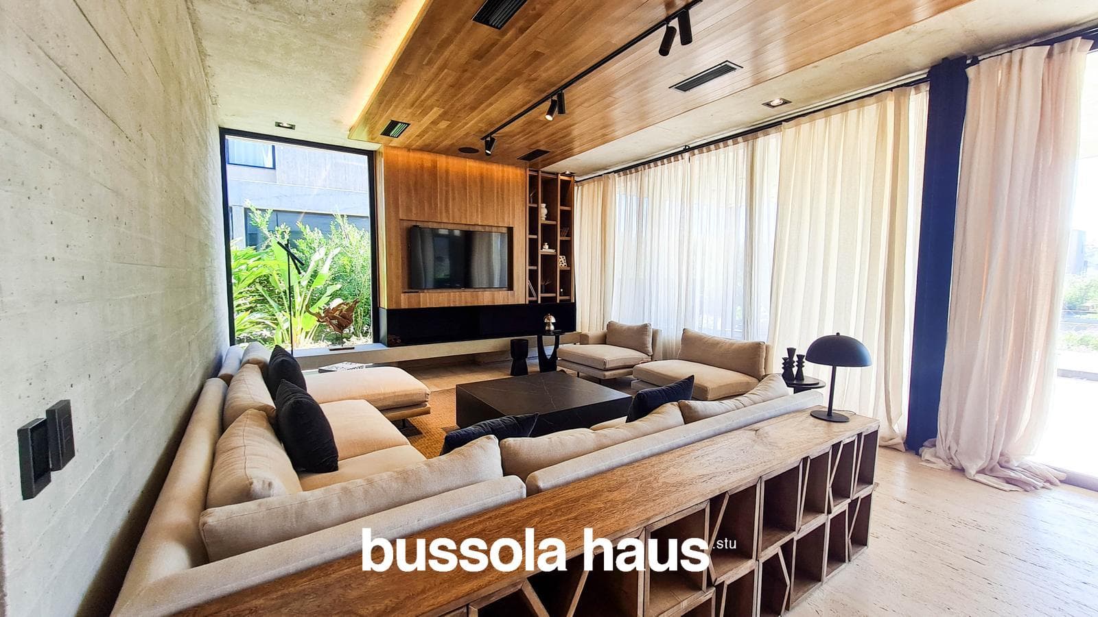 4-Bedroom House by the River in El Yacht Nordelta