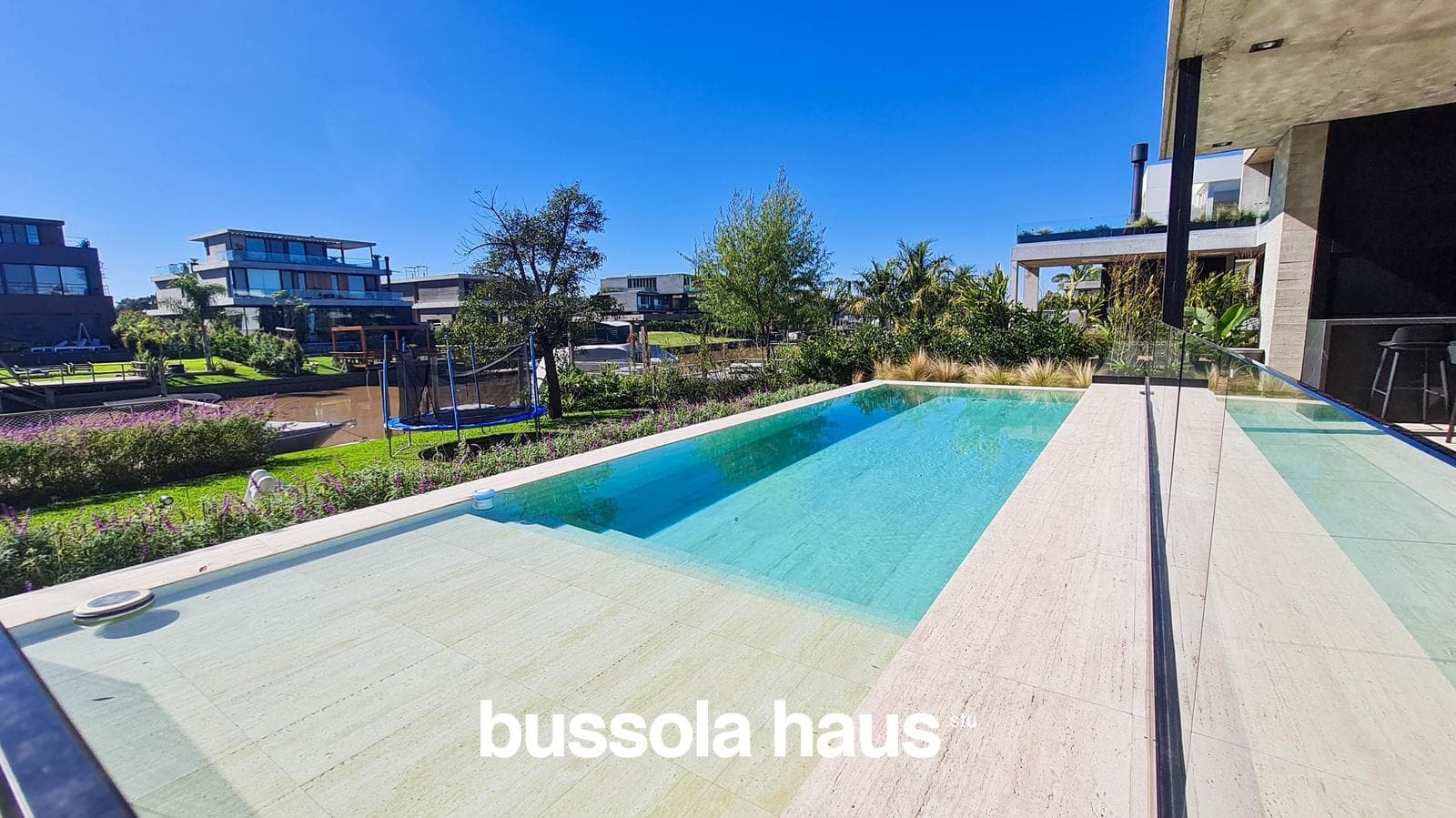 4-Bedroom House by the River in El Yacht Nordelta