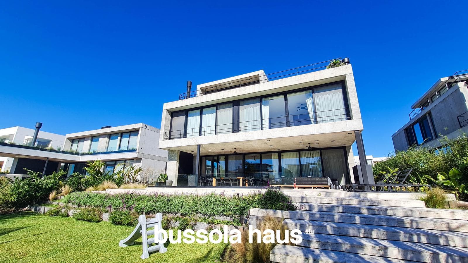 4-Bedroom House by the River in El Yacht Nordelta