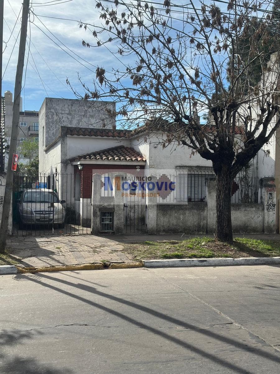 House in Moreno - Needs Renovation - For Sale - Ideal Desarrollo