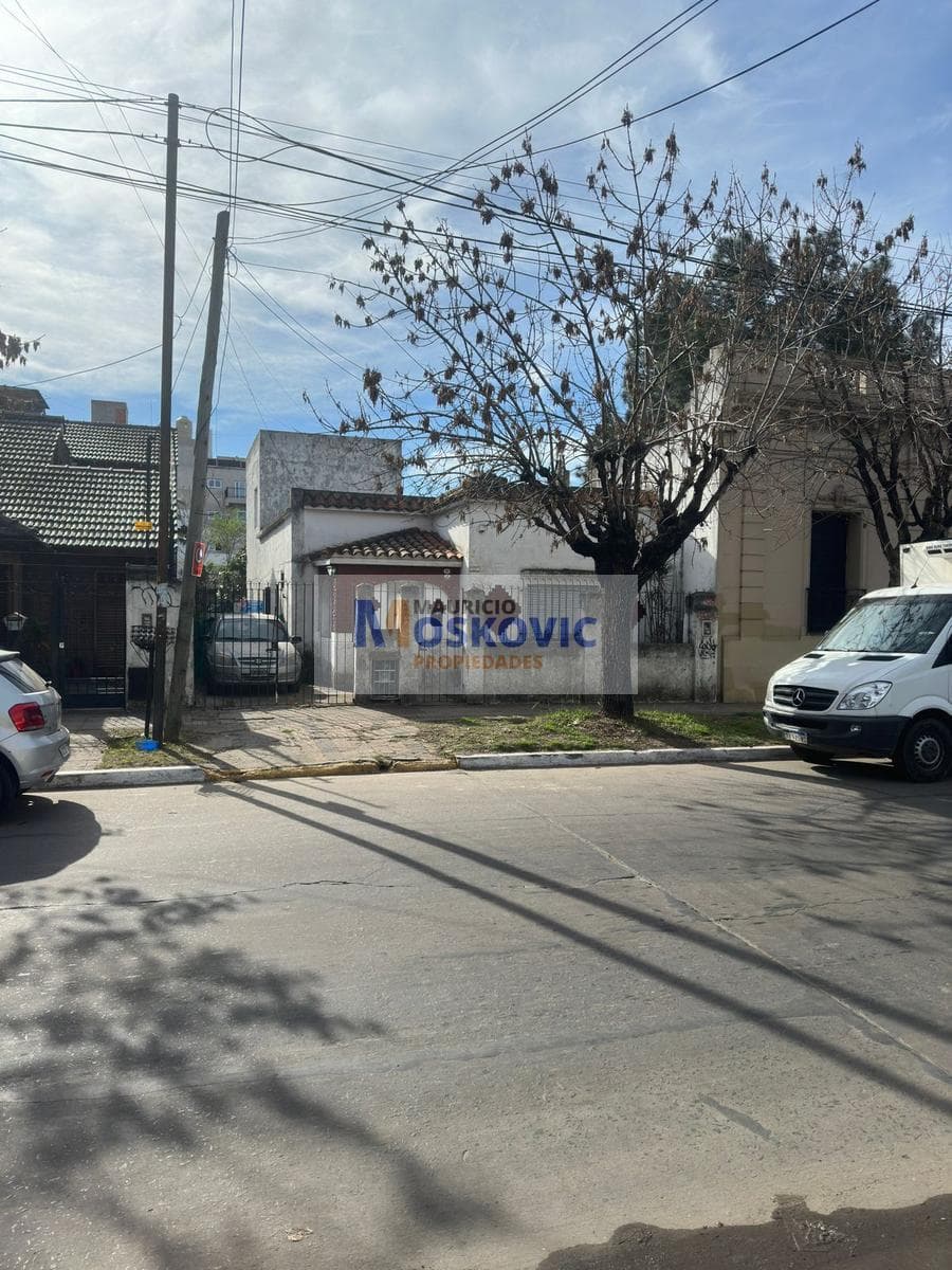 House in Moreno - Needs Renovation - For Sale - Ideal Desarrollo