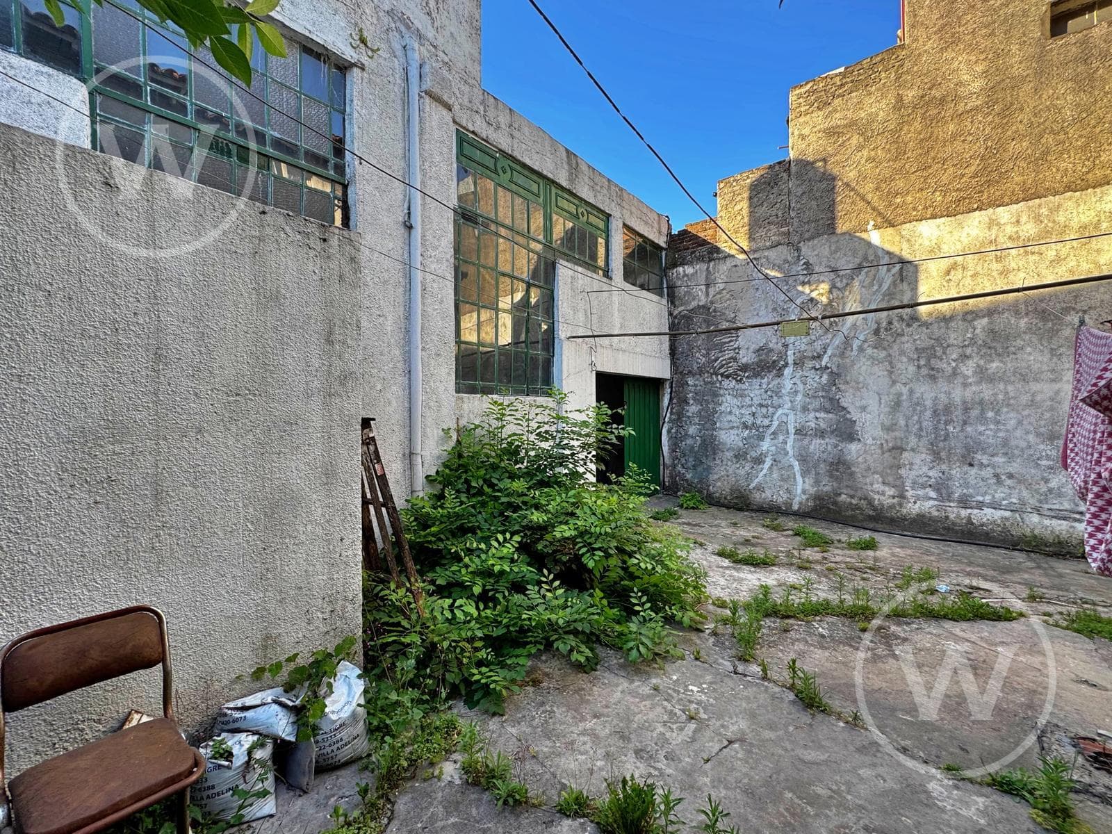 Warehouse with Mezzanine and Office | 115 m² of Functional Space in San Isidro - Boulogne