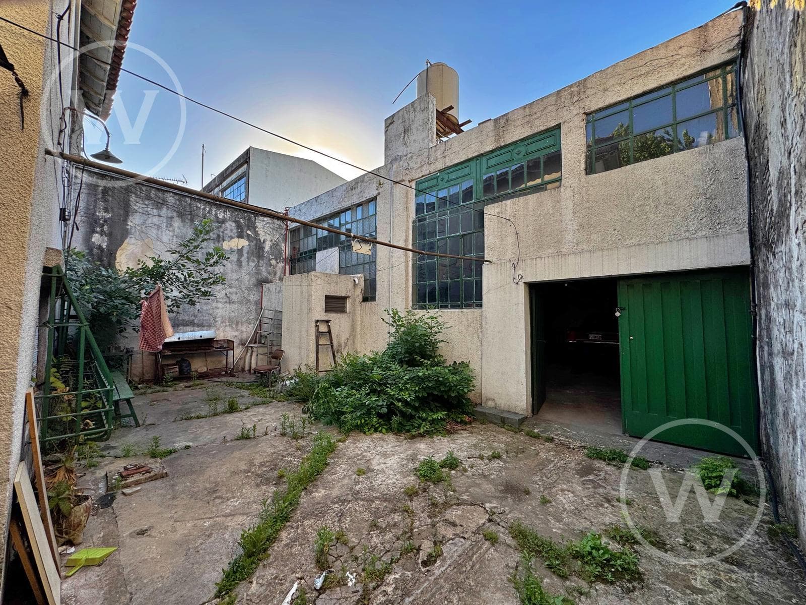 Warehouse with Mezzanine and Office | 115 m² of Functional Space in San Isidro - Boulogne