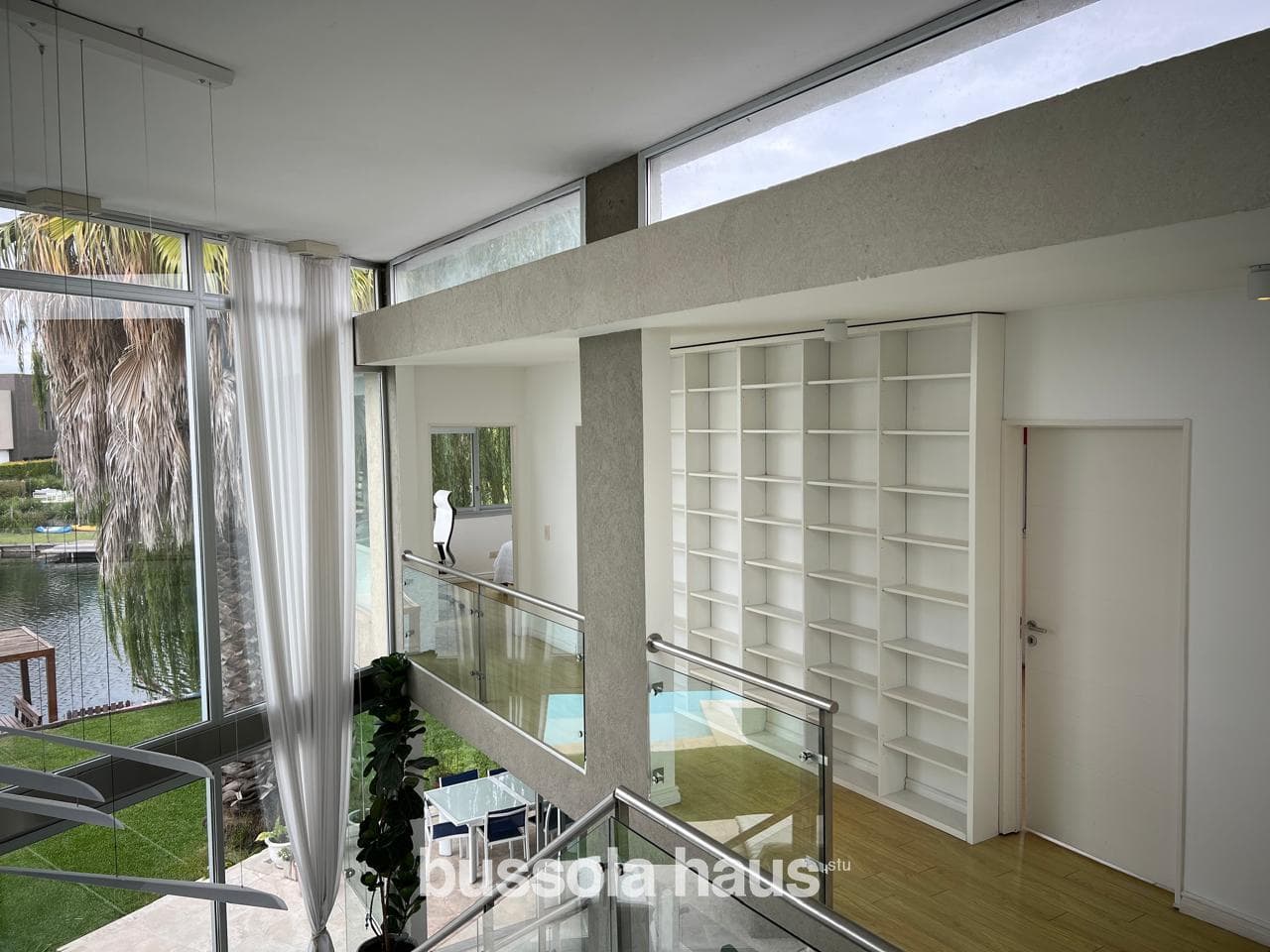 Furnished 4-bedroom house for rent overlooking the lake in Los Alisos, Nordelta.