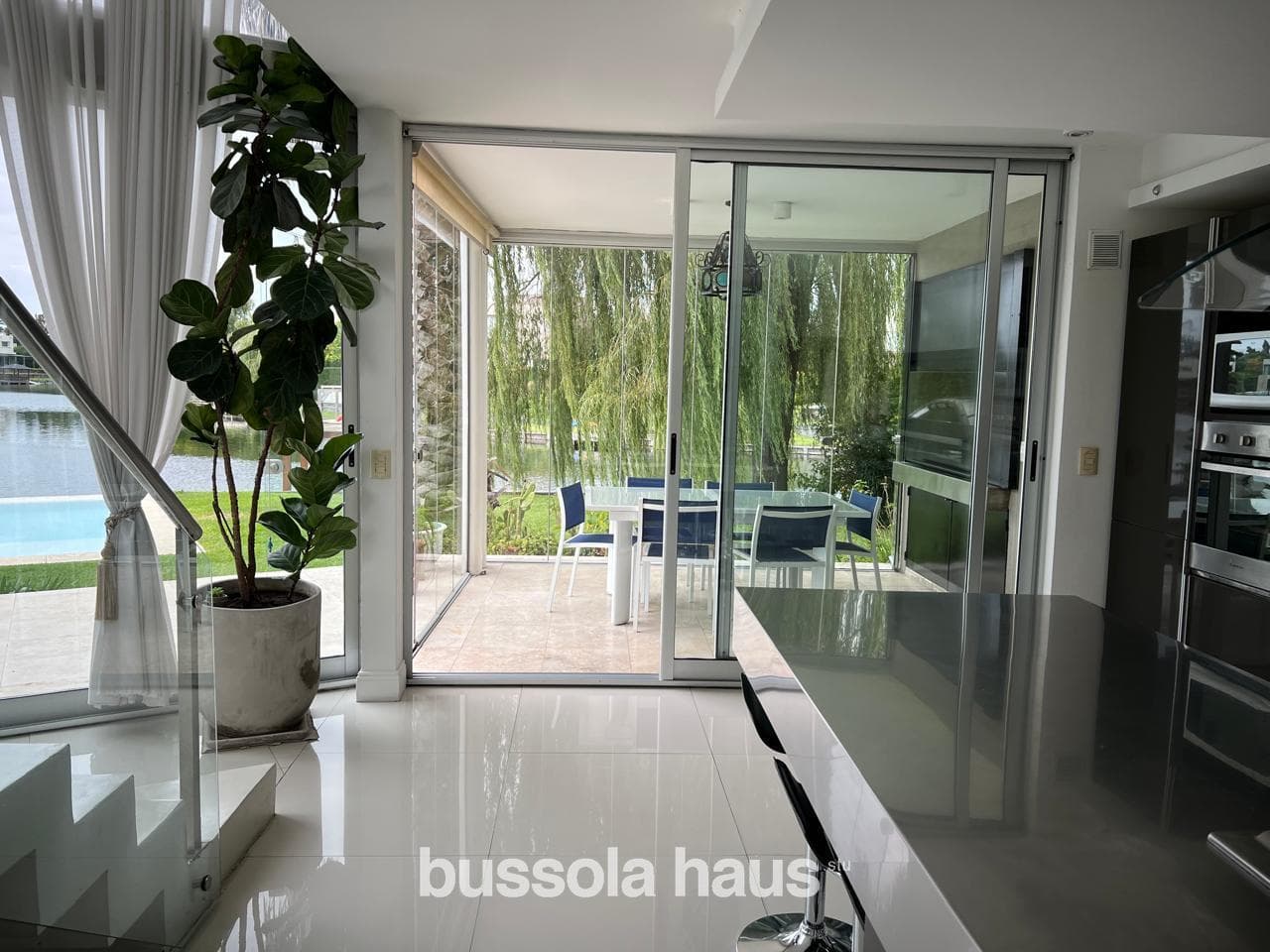 Furnished 4-bedroom house for rent overlooking the lake in Los Alisos, Nordelta.