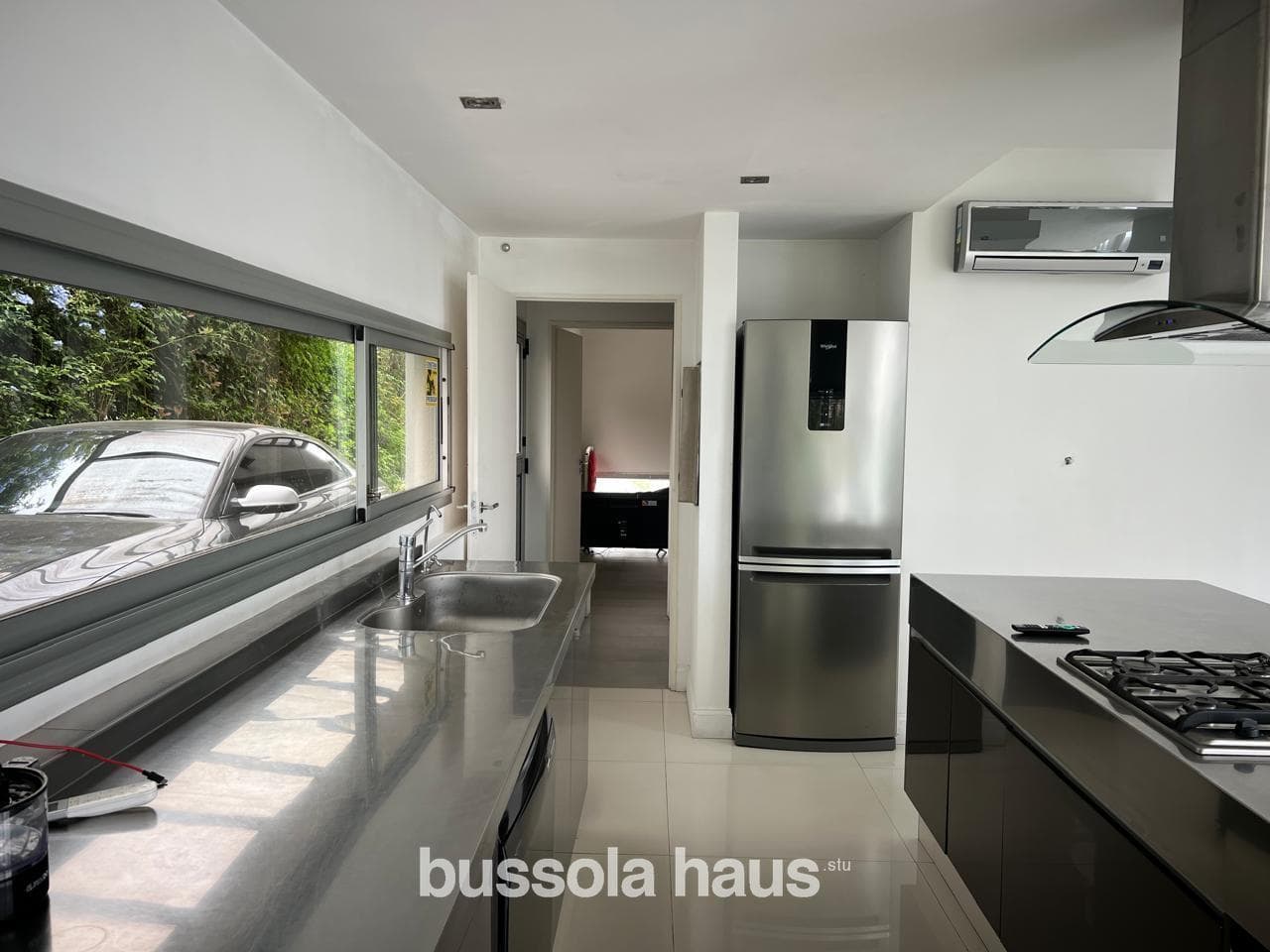Furnished 4-bedroom house for rent overlooking the lake in Los Alisos, Nordelta.