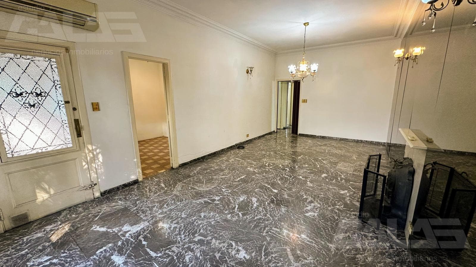HOUSE | 4 ROOMS | SWIMMING POOL | NEEDS RENOVATION | 4-CAR GARAGE | CASTELAR SUR