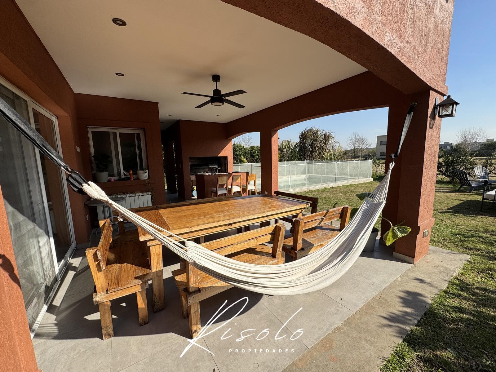 House for Sale. 3 bedrooms. Pool. Grill. Gated Community, Escobar