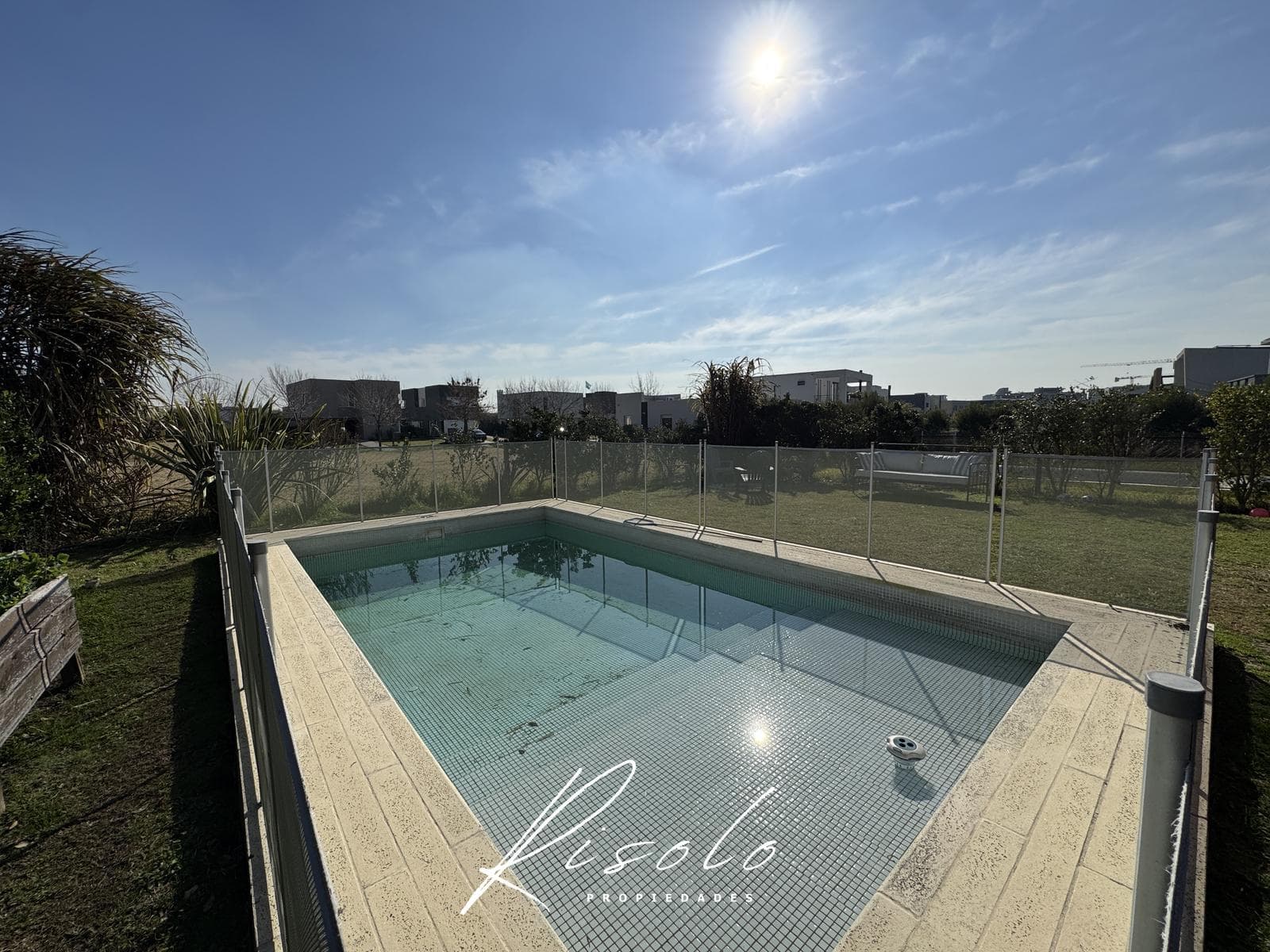 House for Sale. 3 bedrooms. Pool. Grill. Gated Community, Escobar
