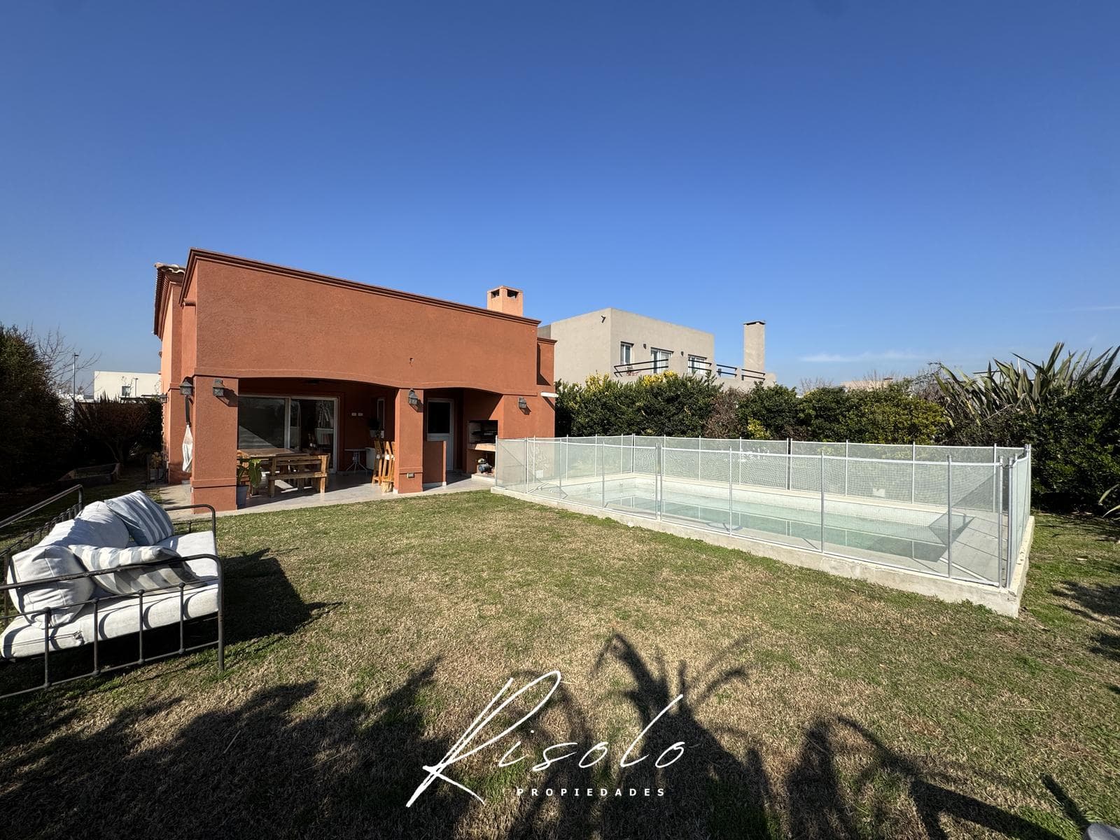 House for Sale. 3 bedrooms. Pool. Grill. Gated Community, Escobar