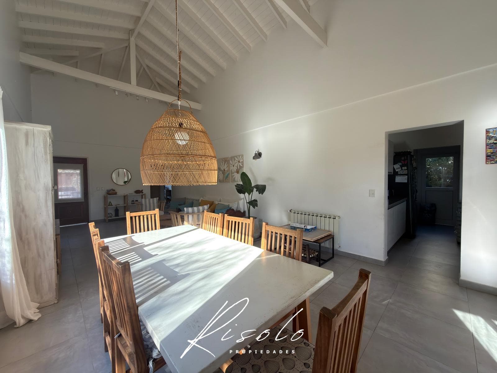 House for Sale. 3 bedrooms. Pool. Grill. Gated Community, Escobar