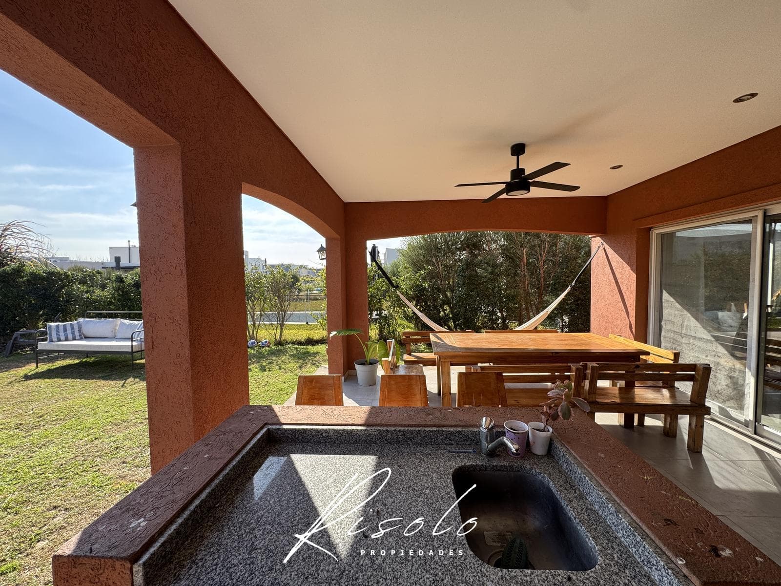 House for Sale. 3 bedrooms. Pool. Grill. Gated Community, Escobar