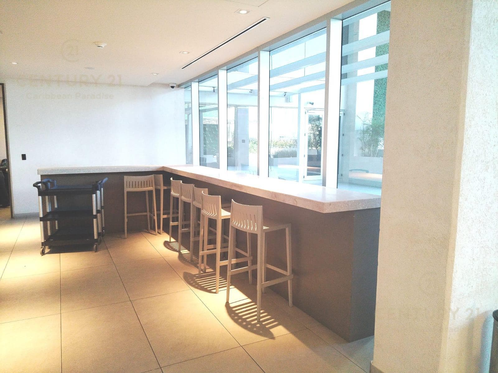 OFFICE FOR RENT AT PLAZA NIDO, PUERTO CANCUN C4147