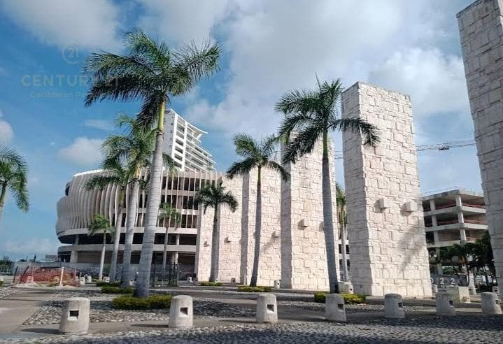 OFFICE FOR RENT AT PLAZA NIDO, PUERTO CANCUN C4147