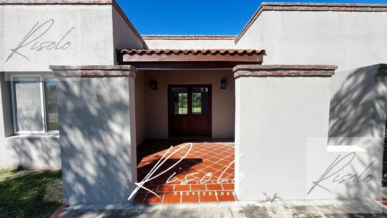 Great Opportunity! House for Sale, Interior Lot, 3 Bedrooms. Escobar Gated Community