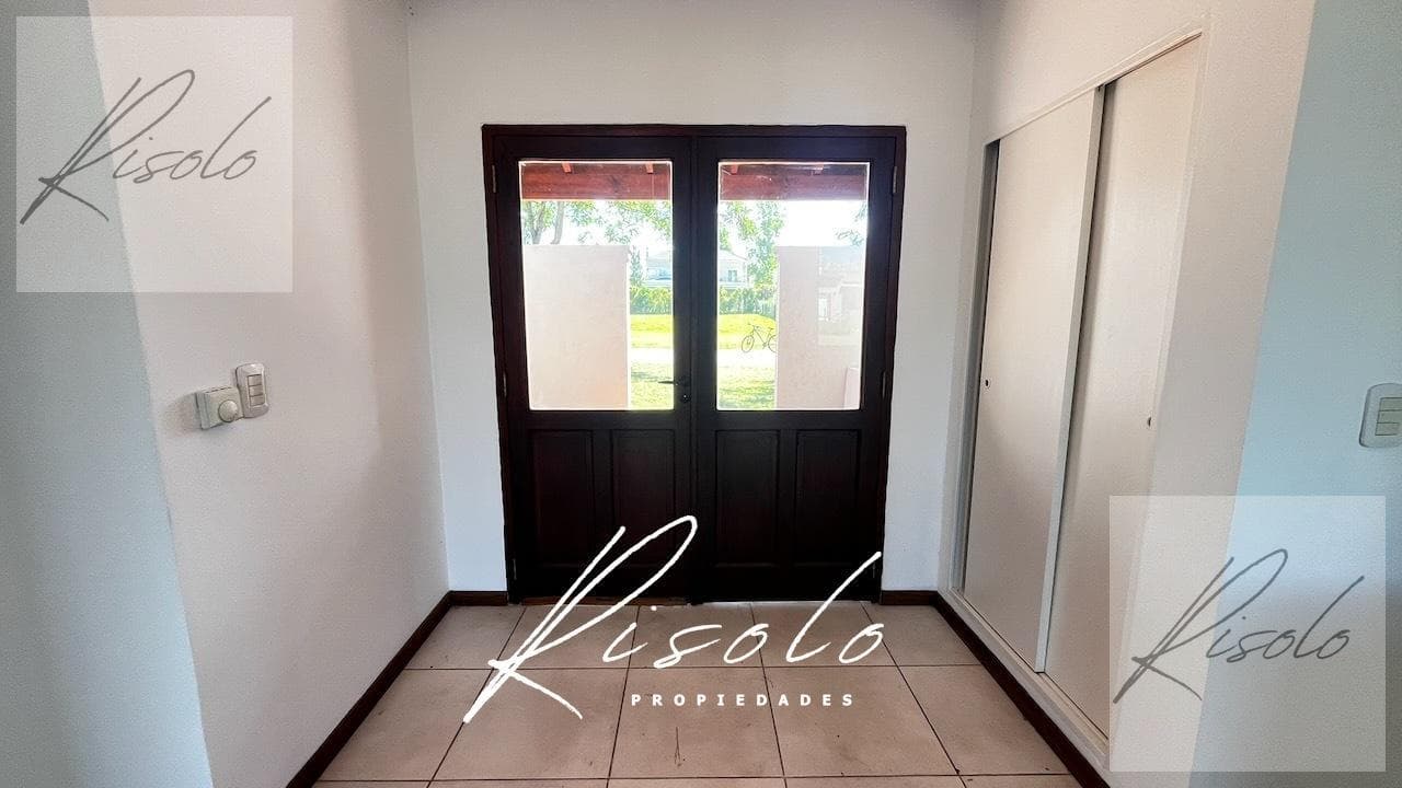 Great Opportunity! House for Sale, Interior Lot, 3 Bedrooms. Escobar Gated Community