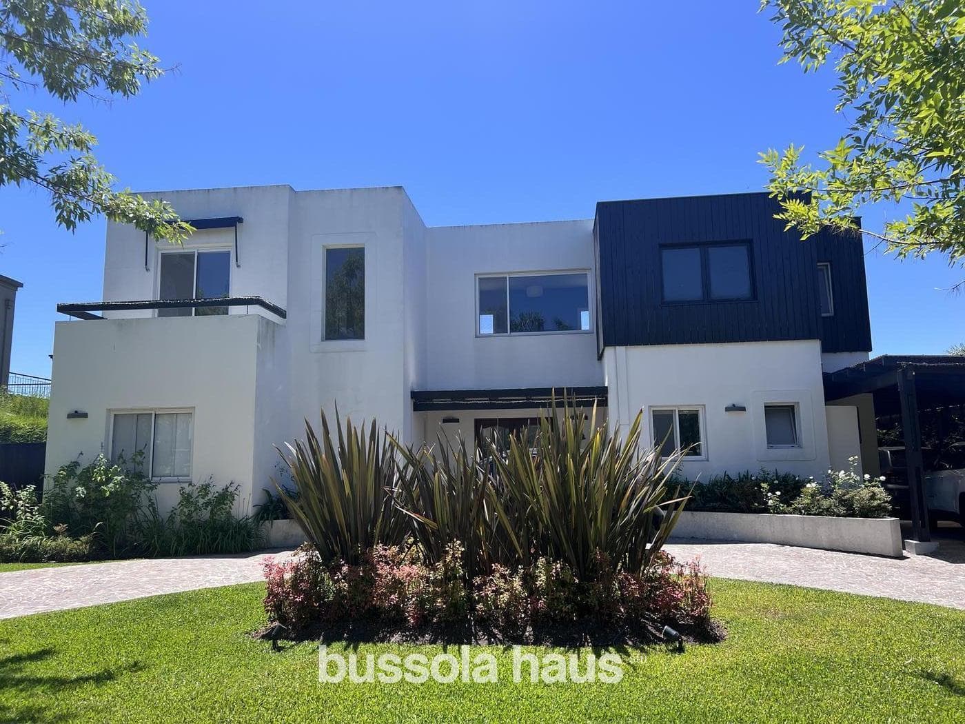 4-Bedroom House for Sale on an Interior Lot in San Isidro Labrador