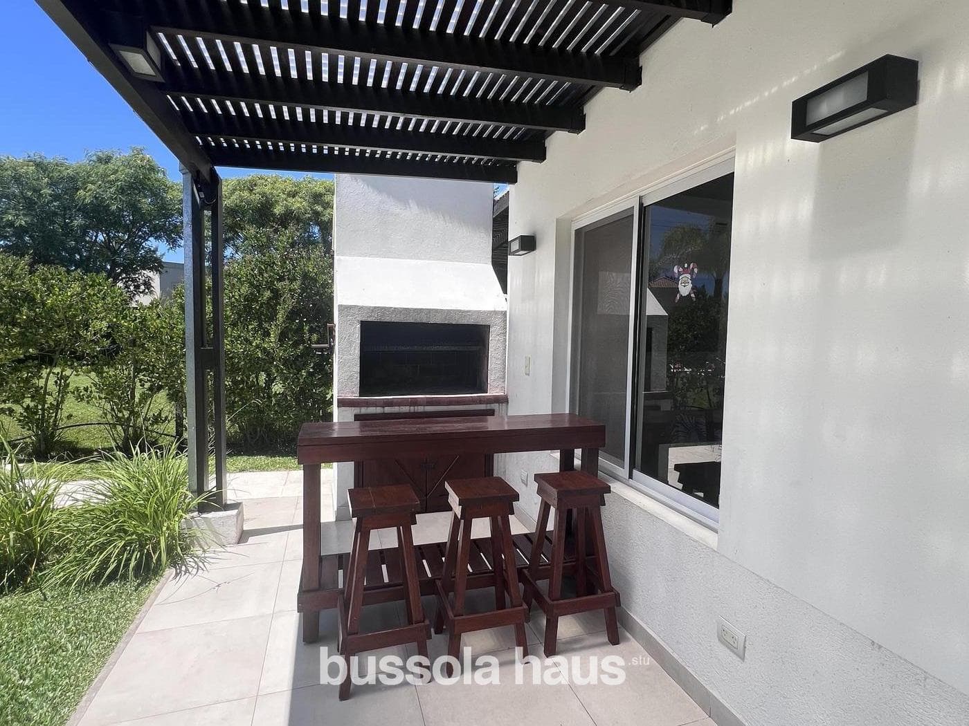 4-Bedroom House for Sale on an Interior Lot in San Isidro Labrador