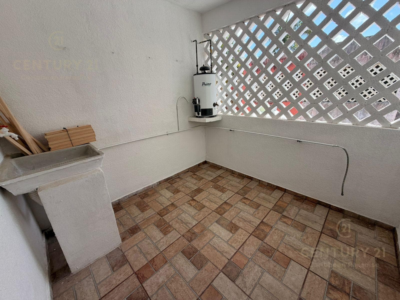 2-Bedroom Apartment for Rent | Near IMSS Hospital No. 17 | C4129