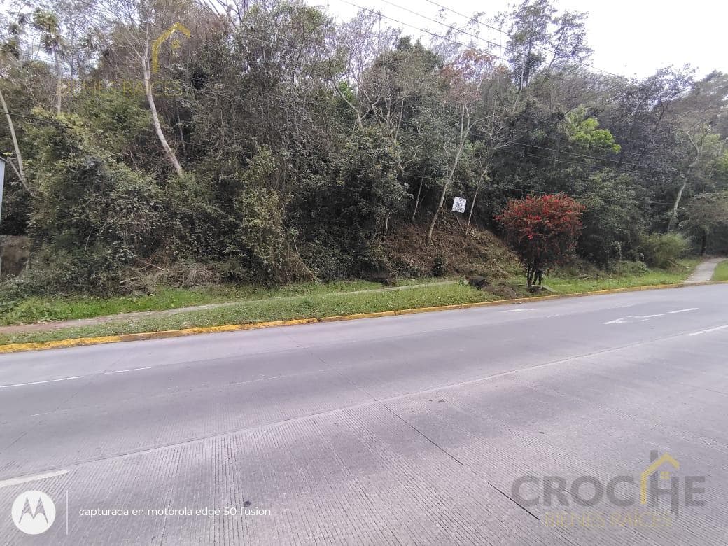 LAND FOR SALE ON AV. ARCO SUR, CABEZA OLMECA AREA, XALAPA, VERACRUZ