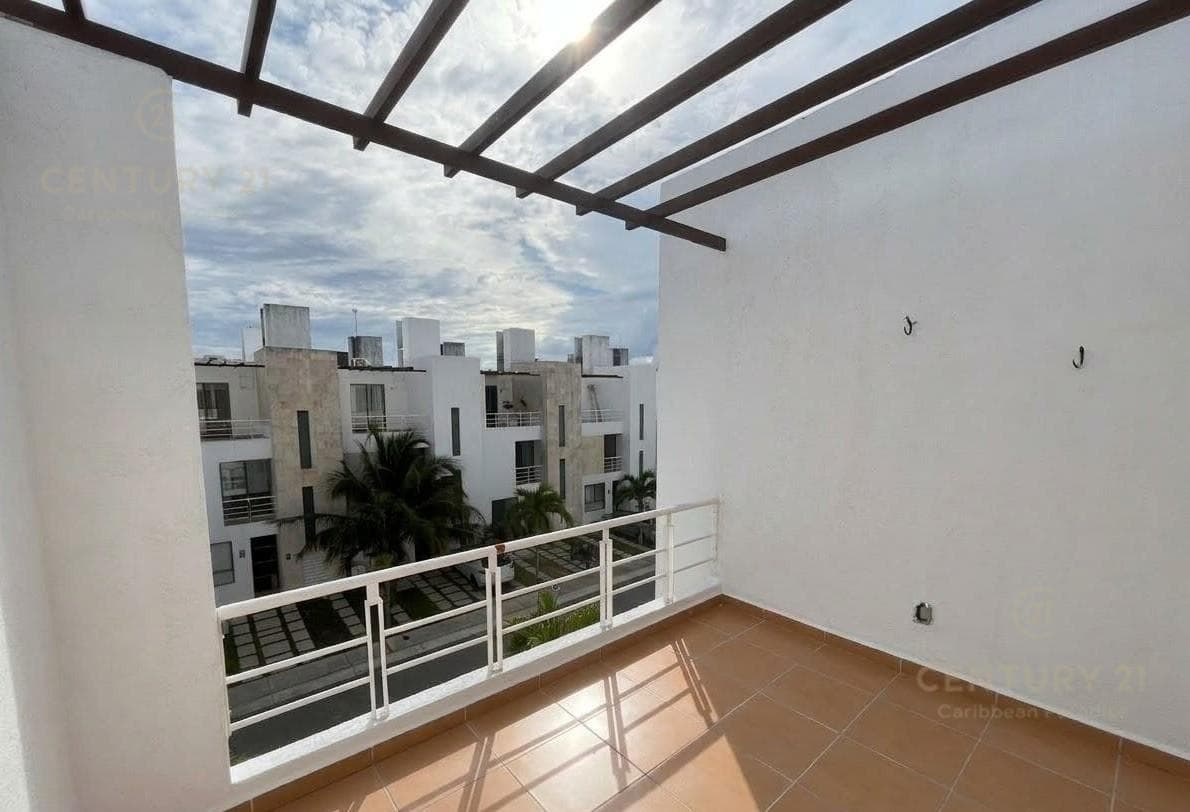 House for Sale: "Recinto" Model in Bali, Paya del Carmen, P4559