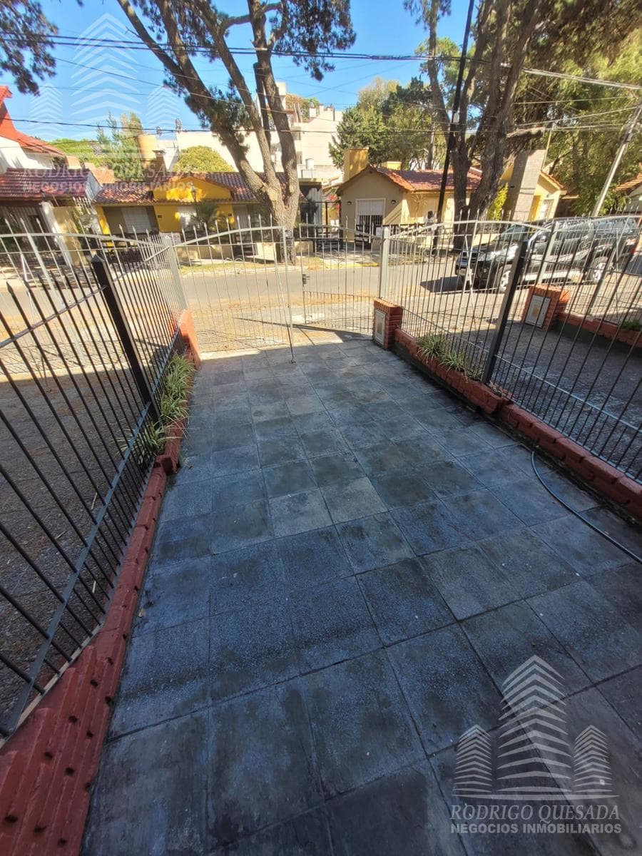 Beautiful 4-room triplex with all the amenities