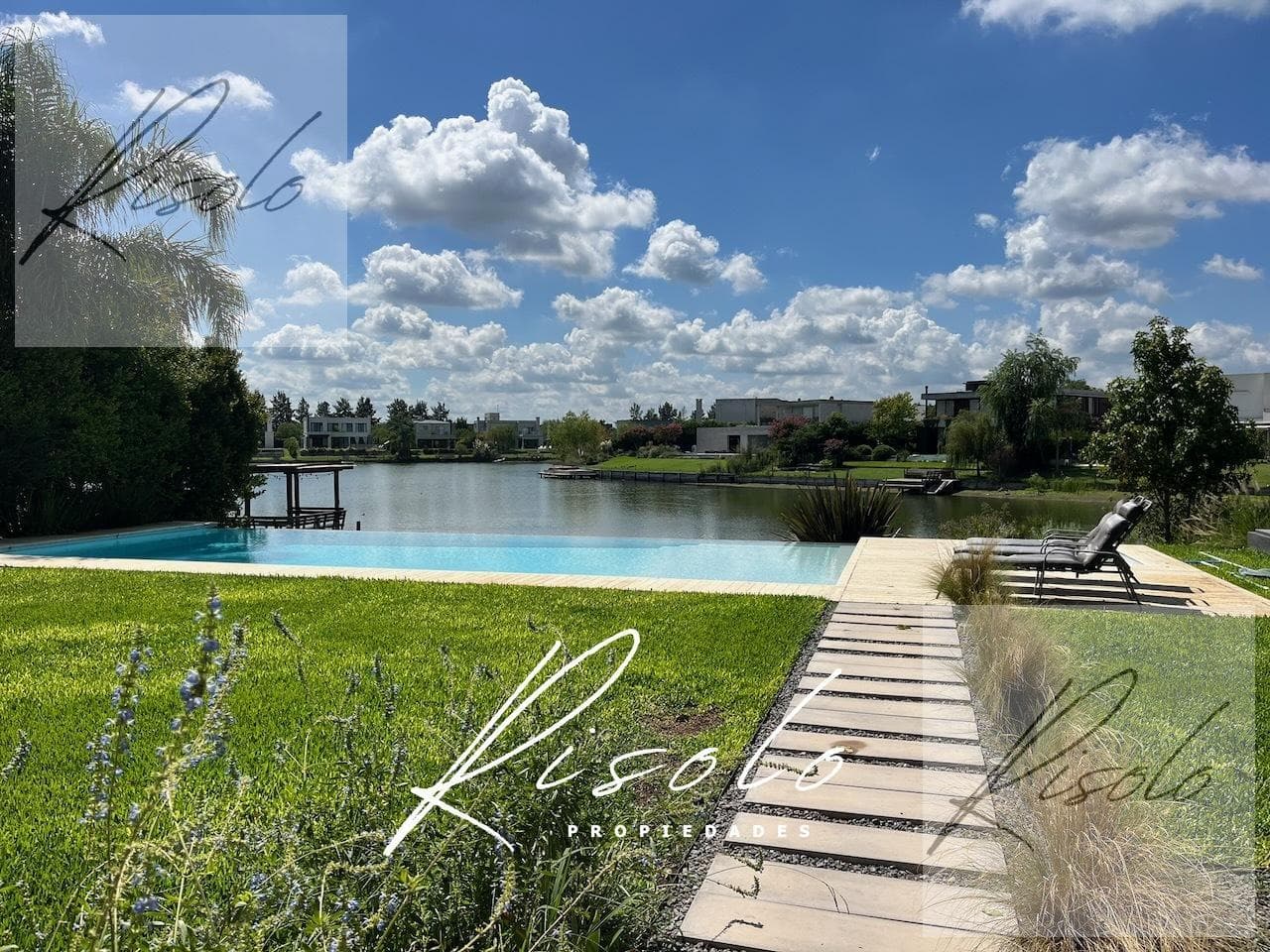 House in San Matias, Laguna. Pool. Hot tub. 3 bedrooms, home office, Escobar gated community