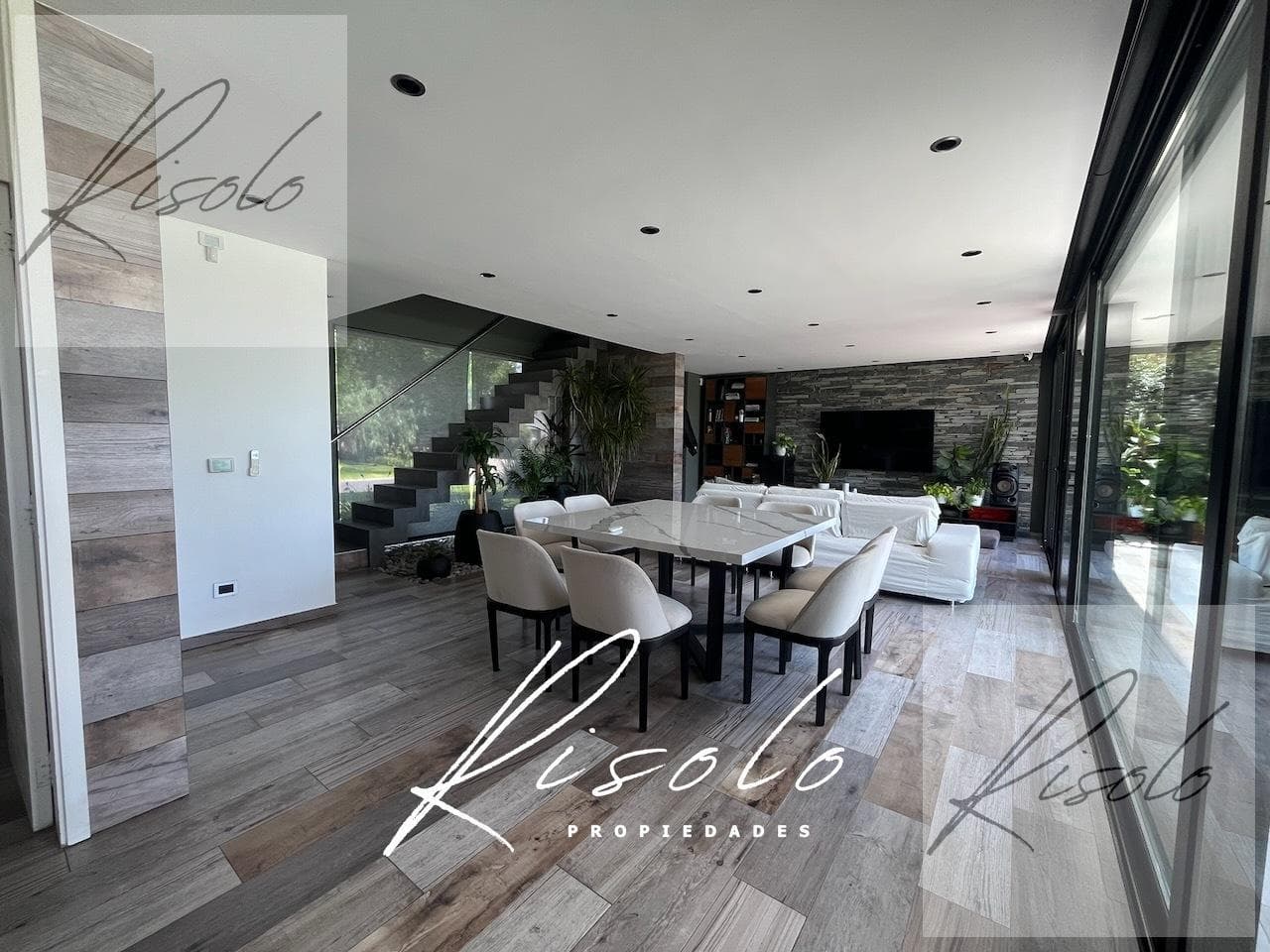 House in San Matias, Laguna. Pool. Hot tub. 3 bedrooms, home office, Escobar gated community