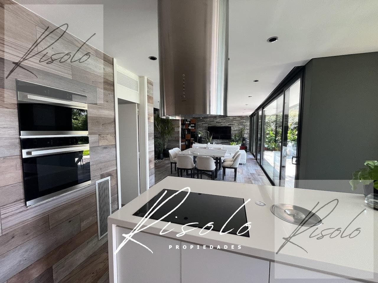 House in San Matias, Laguna. Pool. Hot tub. 3 bedrooms, home office, Escobar gated community