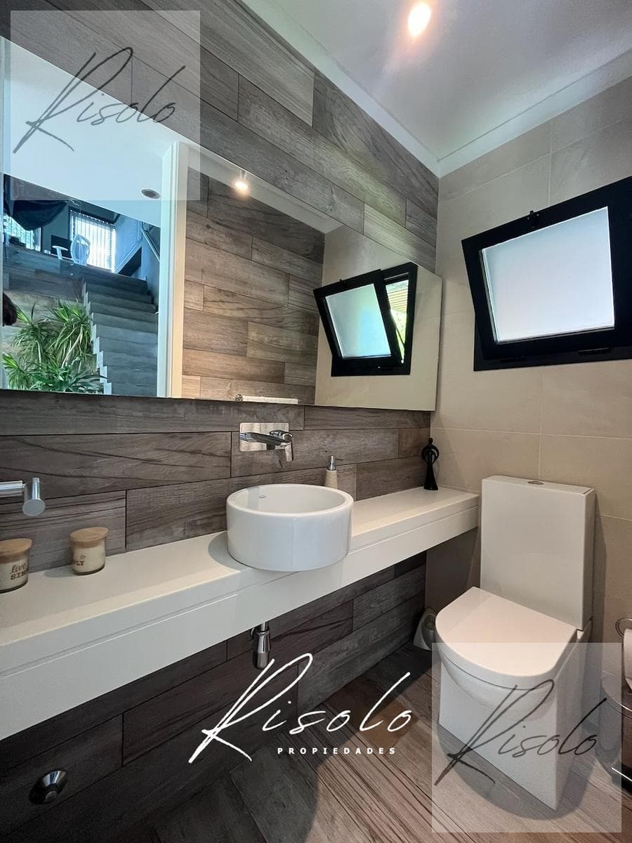House in San Matias, Laguna. Pool. Hot tub. 3 bedrooms, home office, Escobar gated community