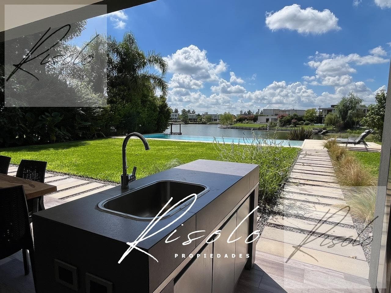 House in San Matias, Laguna. Pool. Hot tub. 3 bedrooms, home office, Escobar gated community