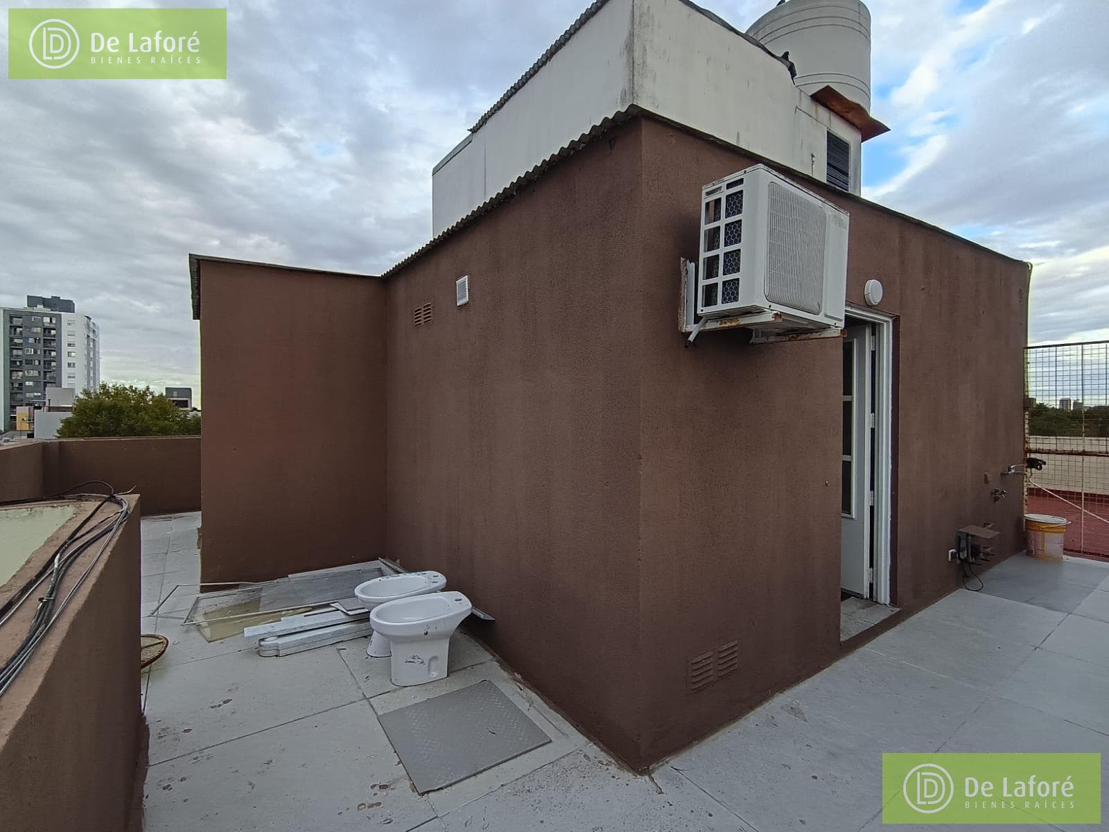 FOR RENT - Studio apartment in San Fernando with a terrace and garage
