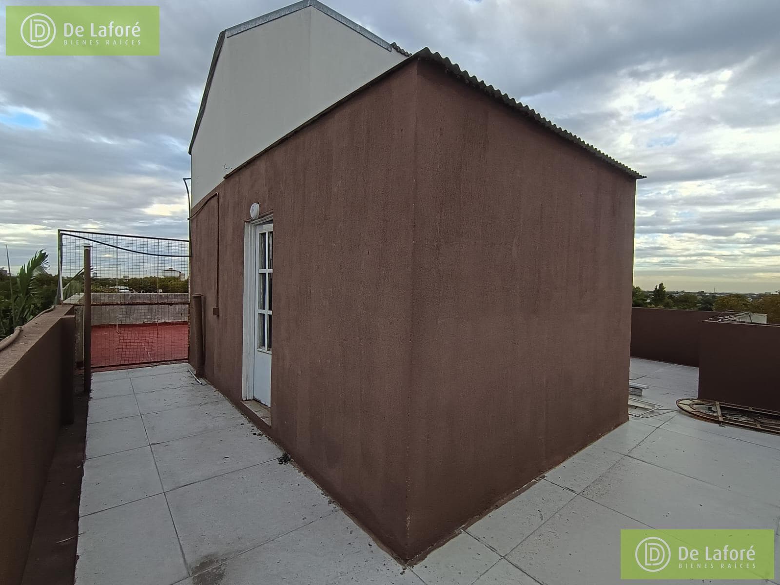 FOR RENT - Studio apartment in San Fernando with a terrace and garage