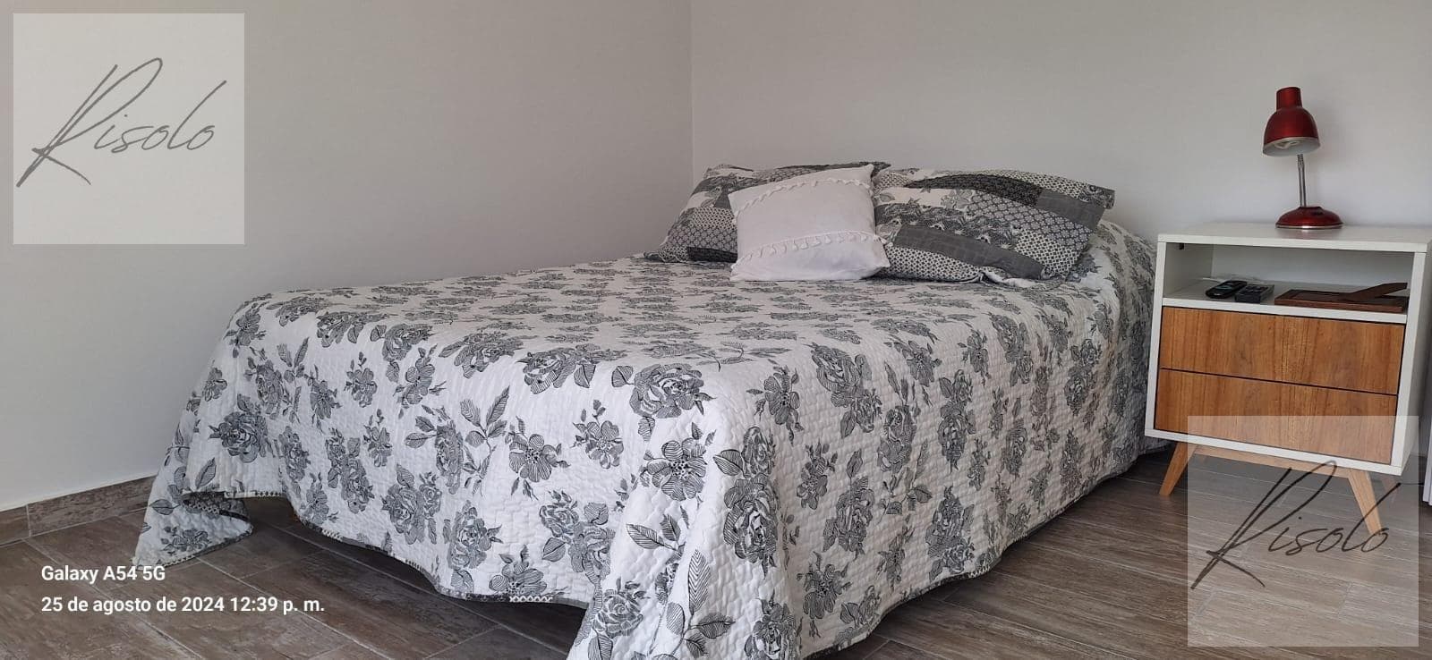 Spacious house for sale in Laguna, master suite on the ground floor, 3 bedrooms. Pool. Gated community, Escobar