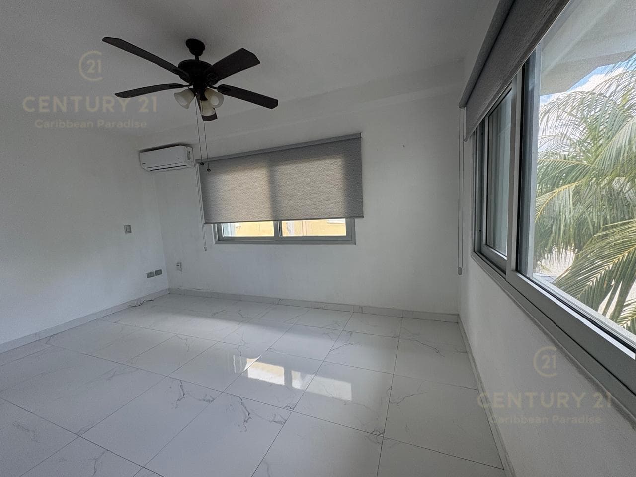 Apartment for Sale with Double-Height Ceilings in Bahía Azul C4130