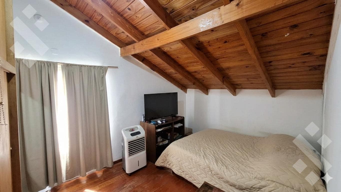 For Sale | 3-Bedroom House with Studio | Viña del Rio Neighborhood | Plottier