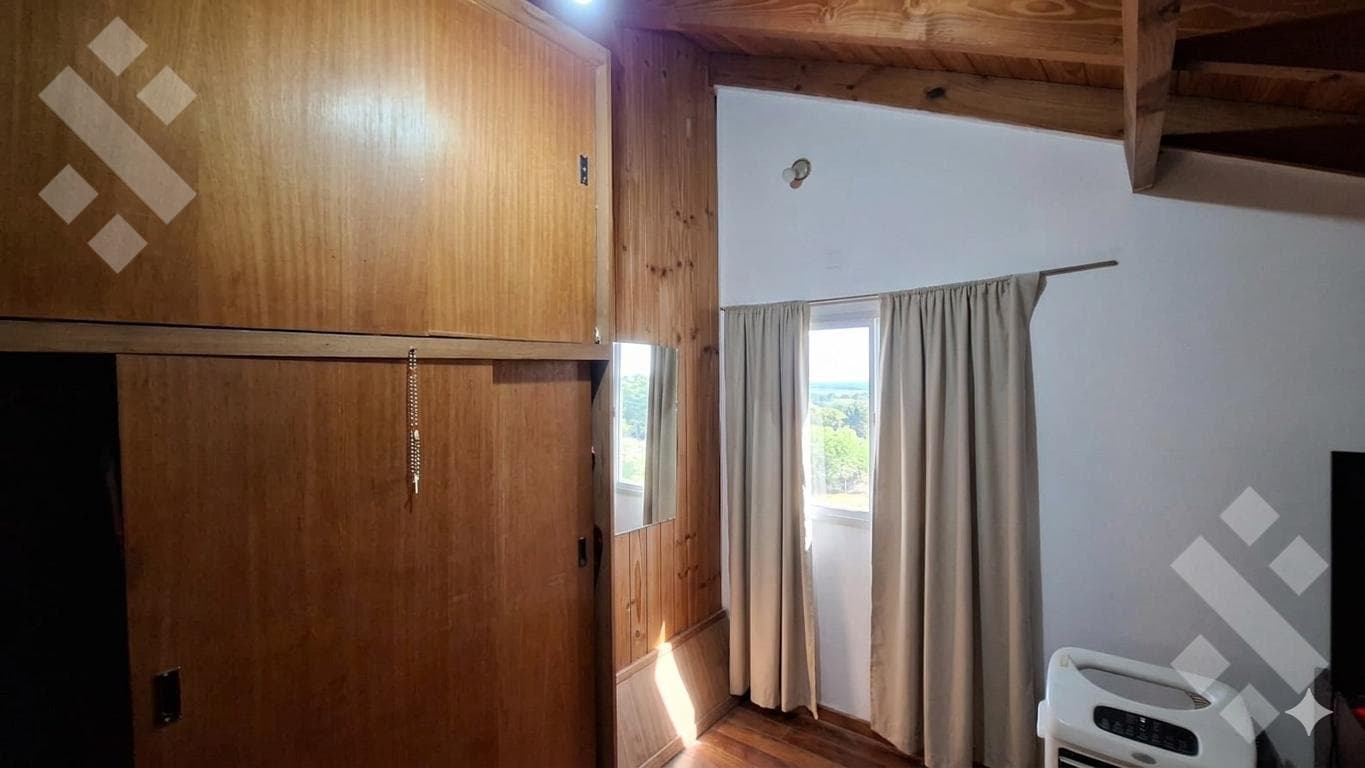 For Sale | 3-Bedroom House with Studio | Viña del Rio Neighborhood | Plottier