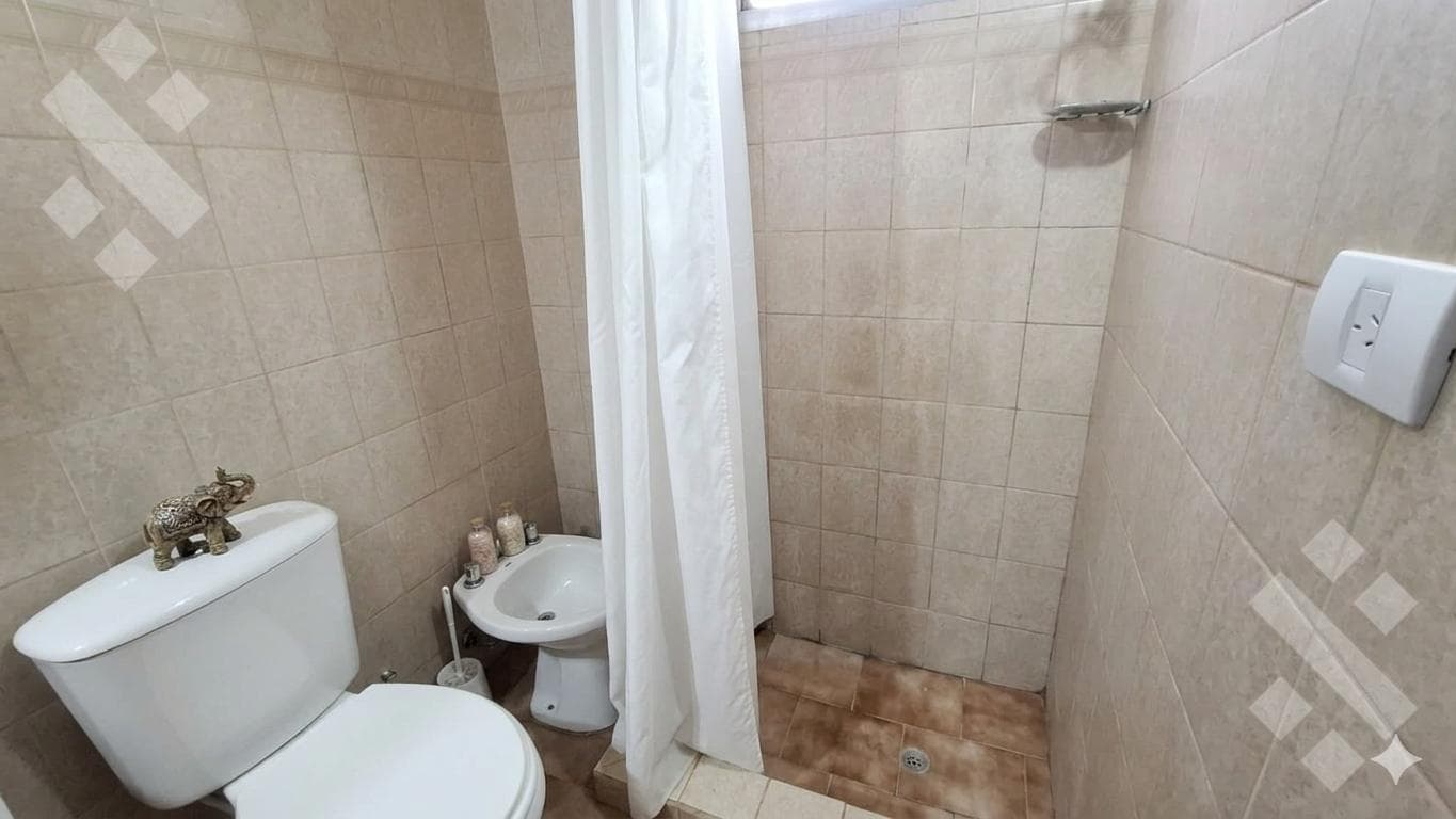 For Sale | 3-Bedroom House with Studio | Viña del Rio Neighborhood | Plottier