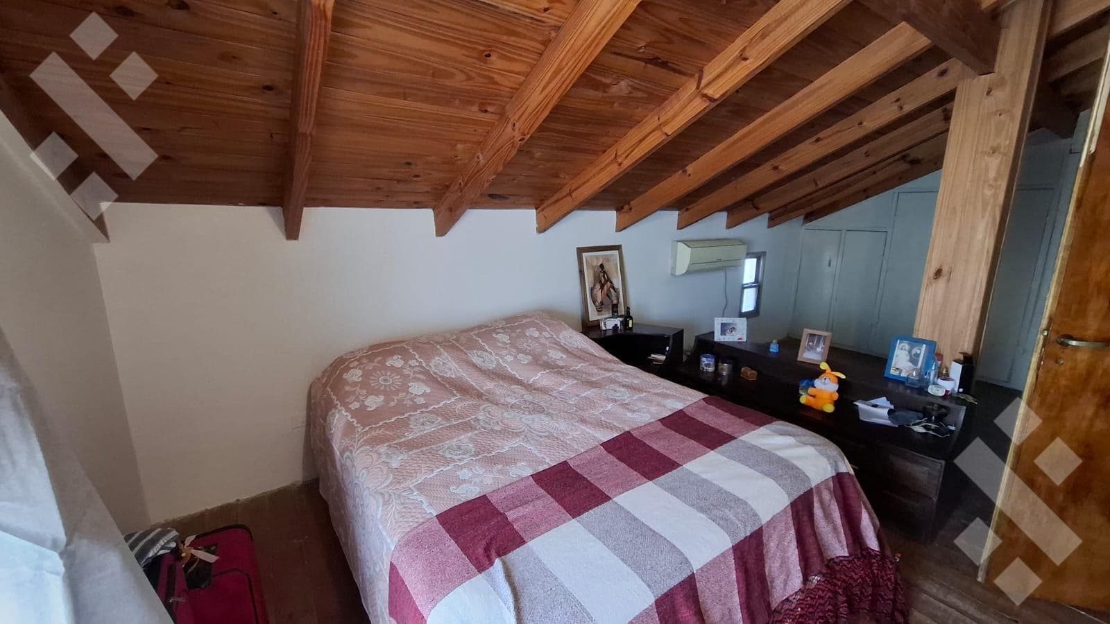 For Sale | 3-Bedroom House with Studio | Viña del Rio Neighborhood | Plottier