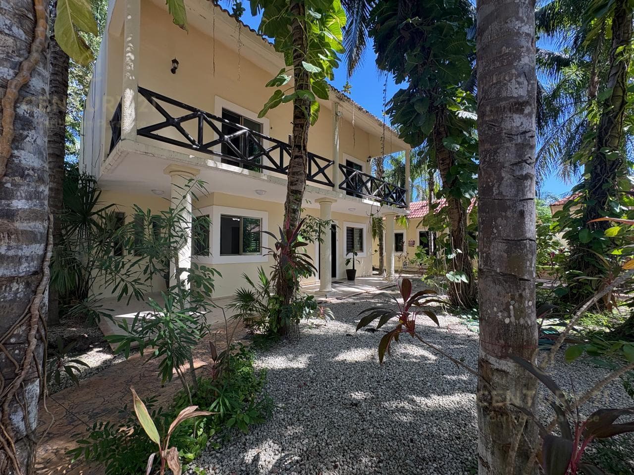 FURNISHED HOUSE FOR SALE IN BOSQUE REAL C4131