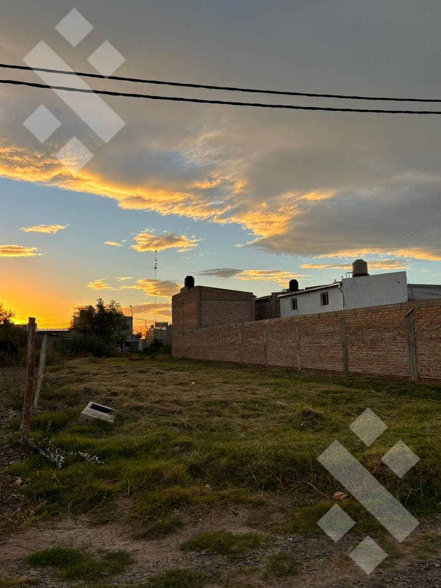 405-square-meter lot at 1956 J.J. Valle Street - Verdecchia Neighborhood - General Roca