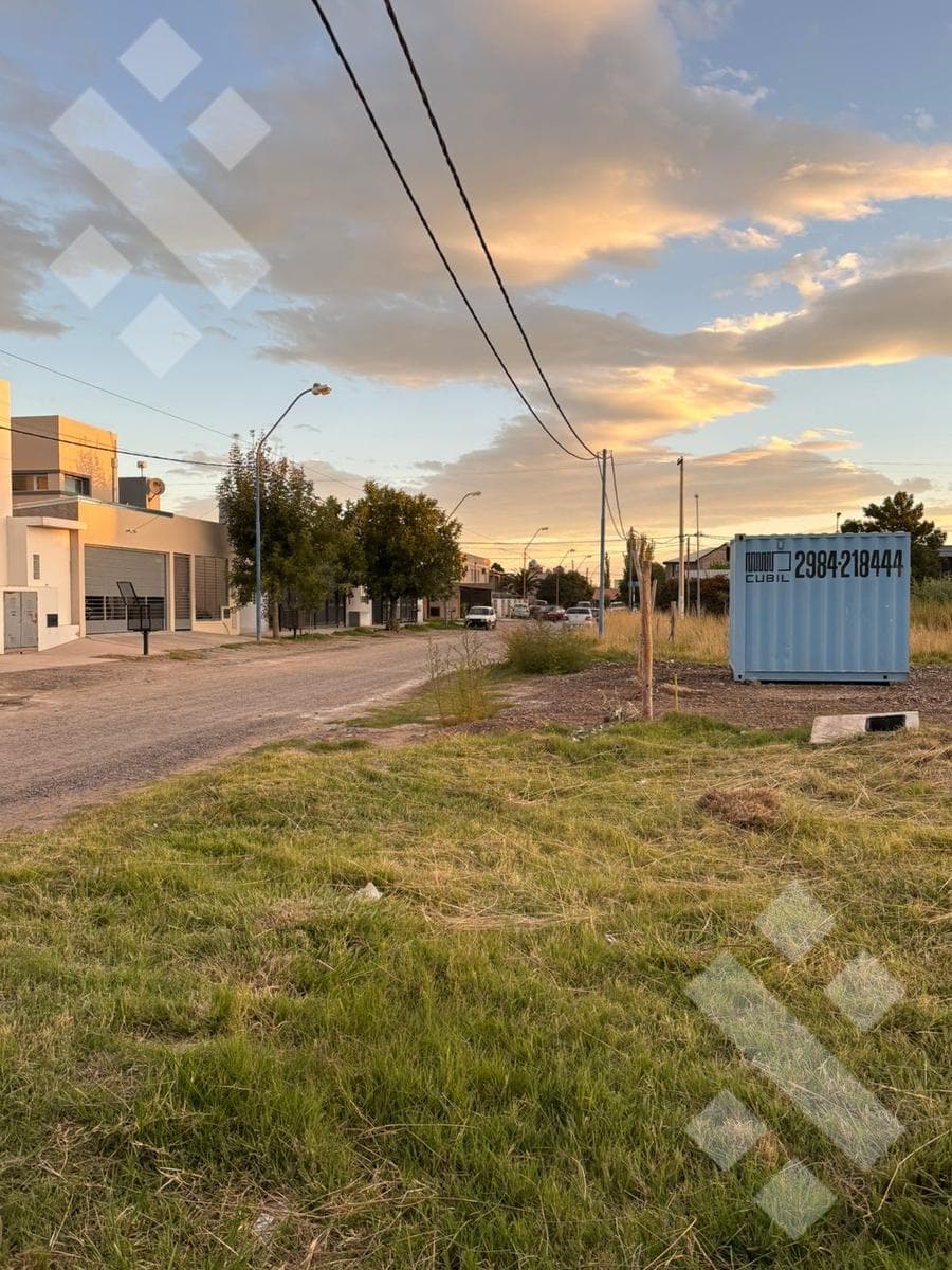 405-square-meter lot at 1956 J.J. Valle Street - Verdecchia Neighborhood - General Roca