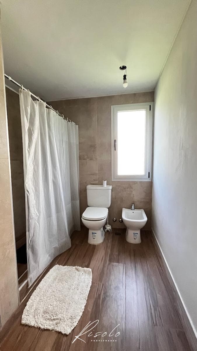 Casa en venta. 4 dormitorios. Jardin de invierno. Galeria. Arboles. Barrio Cerrado, Escobar